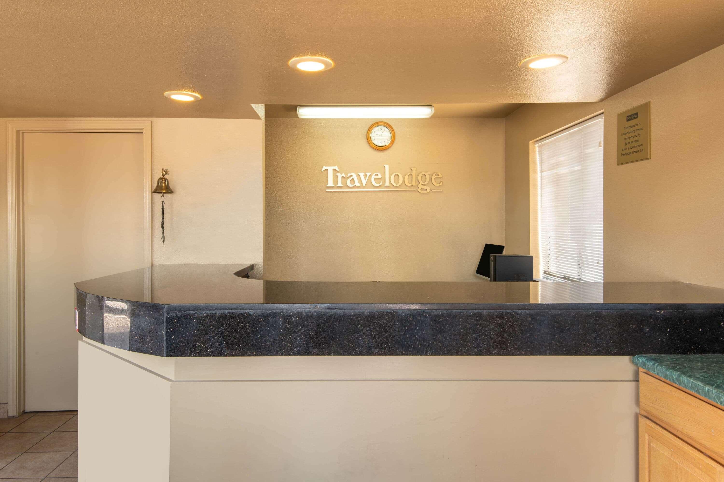 Travelodge By Wyndham Kingman Exterior foto
