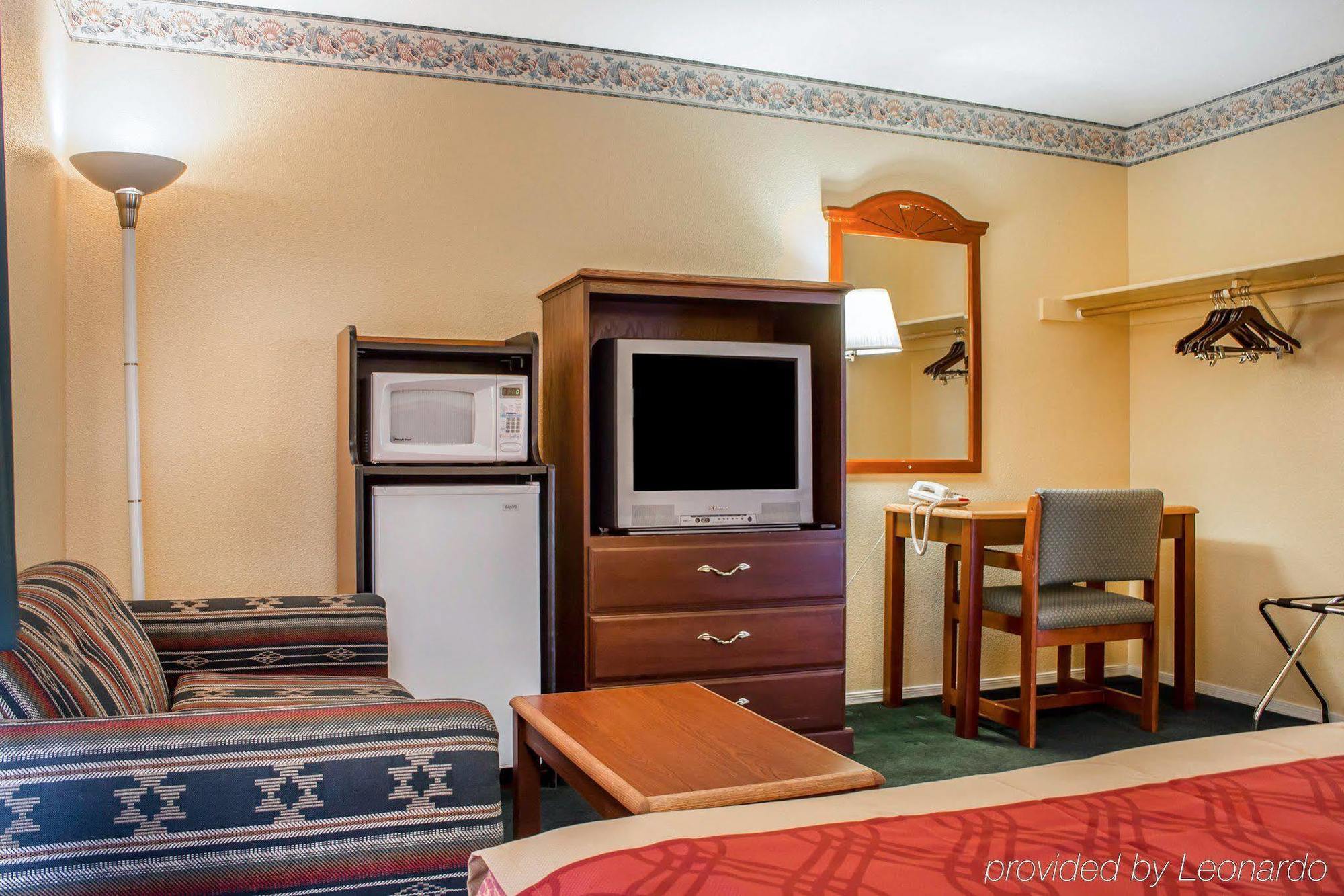 Travelodge By Wyndham Kingman Exterior foto